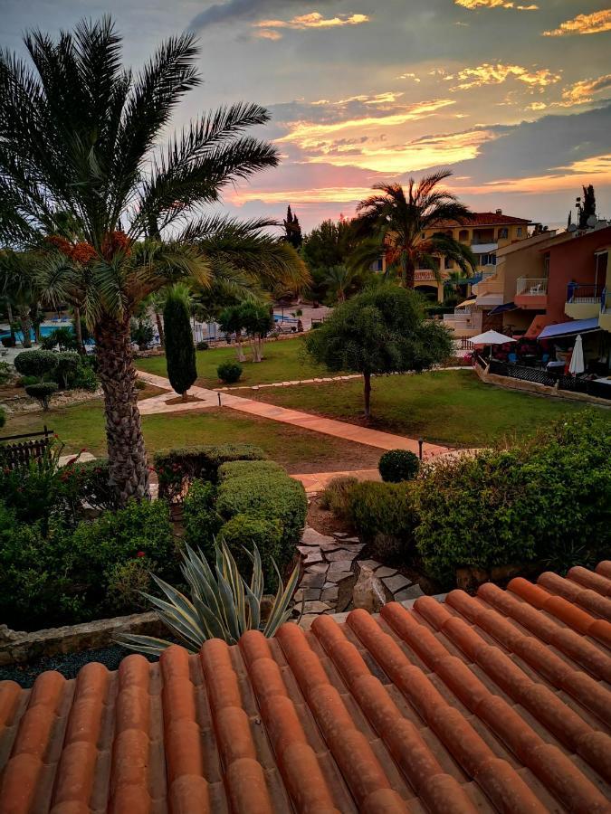 Ferienwohnung 103 Regina Gardens Paphos Exterior foto
